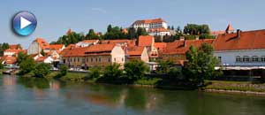 Vista del Castillo de Ptuj desde el r�o Drava