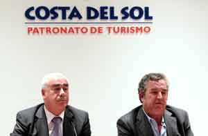 El consejero de Turismo, Comercio y Deportes, Luciano Alonso; y el presidente del Patronato de Turismo, Salvador Pendón.