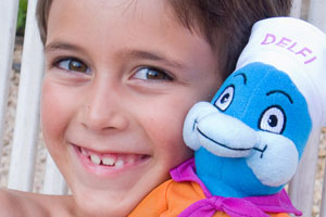 Una nueva mascota llega a los Hoteles Servigroup: el peluche Delfi Una nueva mascota llega a los Hoteles Servigroup: el peluche Delfi