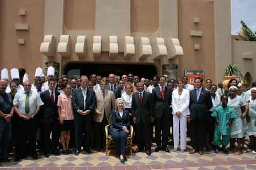 Hillary Clinton visita al Club Hotel Riu Garopa en Cabo Verde