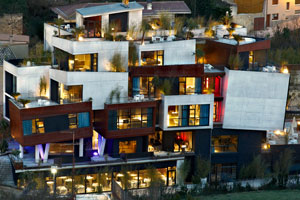 www.hotelviura.com www.hotelviura.com