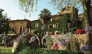 Descubrir Mallorca en Vespa gracia al hotel La Residencia de Orient-Express