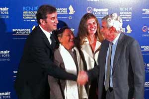 El presidente de Spanair, Ferran Soriano, con el expresidente de la Generalitat y embajador de Spanair, Pasqual Maragall, y su esposa Diana Garrigosa El presidente de Spanair, Ferran Soriano, con el expresidente de la Generalitat y embajador de Spanair, Pasqual Maragall, y su esposa Diana Garrigosa