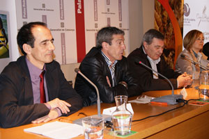 De izquierda a derecha, Pep Palau (director del Forum Gastron�mic y padrino del Colectivo de Cocina La R�pita Terres de l�Ebre), Pichi Alonso (ex futbolista del F.C. Barcelona y padrino de la Estaci�n N�utica de Sant Carles de la R�pita), Miquel Alonso i Herrera (alcalde de Sant Carles de la R�pita) y Rosa Angl�s (regidora de Turismo de Sant Carles de la R�pita)