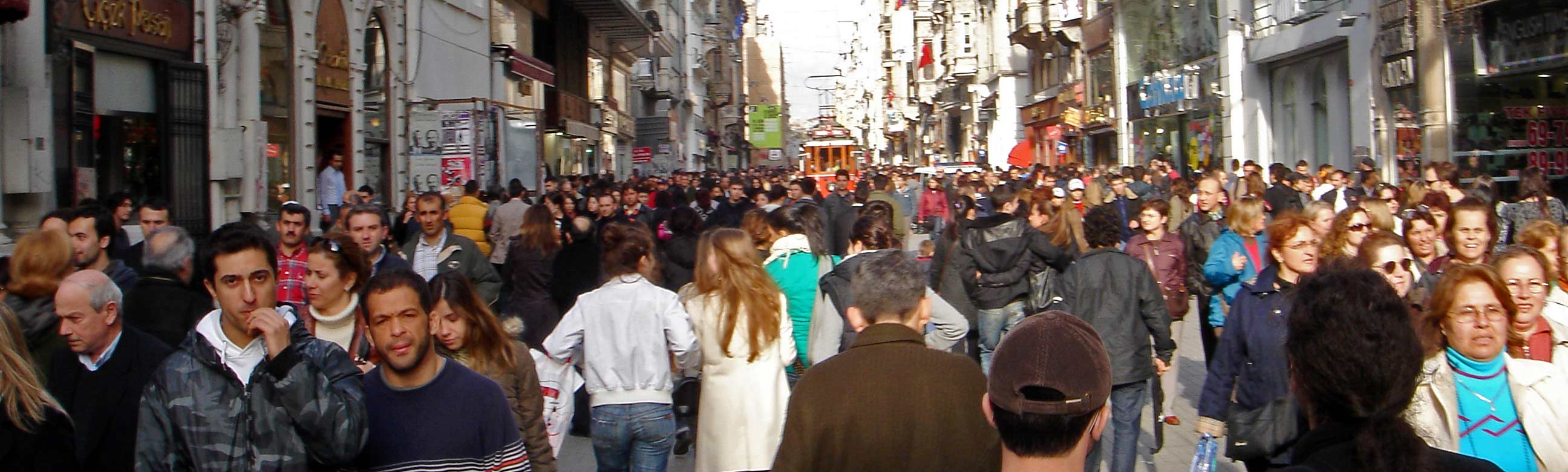 Calle Istiklal, eje comercial de Estambul